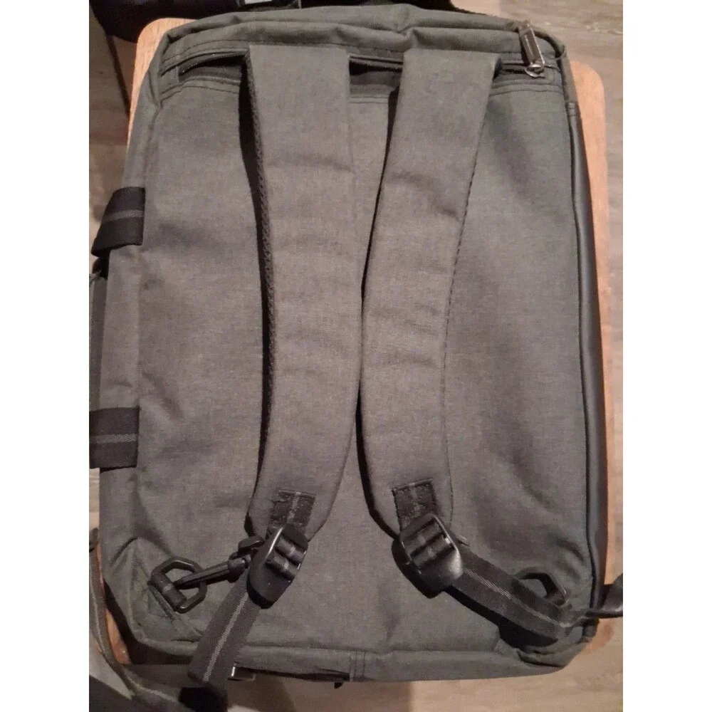 Solo New York Convertible Backpack Laptop Bag Polyester Padded Gray Black